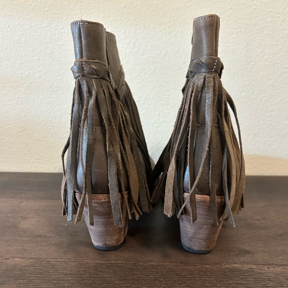 Vintage Matisse Fringe Leather Boots - Picture 5 of 8